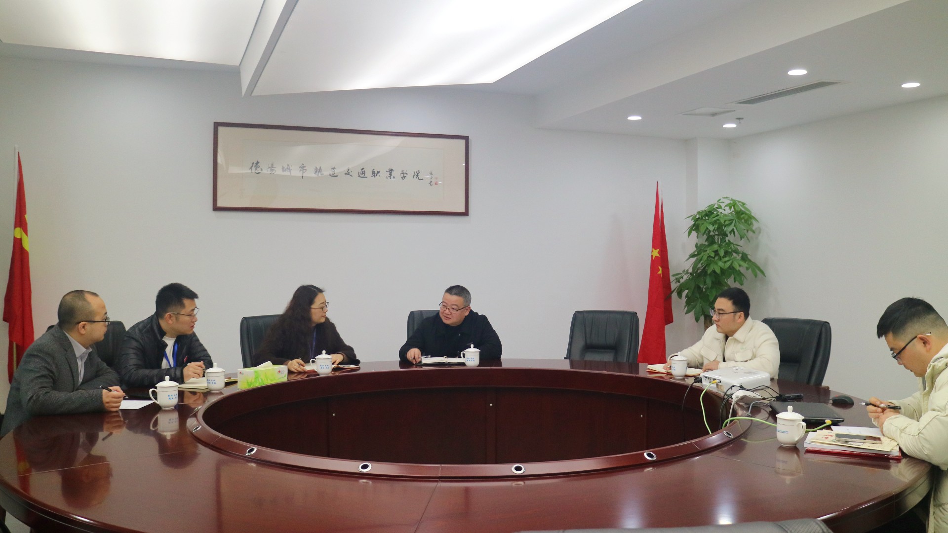 什邡市委统战部一行莅临beat365调研指导